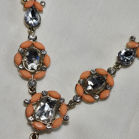 Orange and white necklace - Picture 2 of 6
